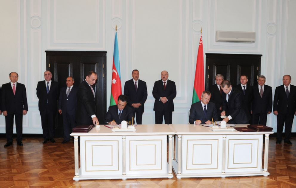 La rencontre des présidents azerbaïdjanais et biélorusse avec la participation des délégations
