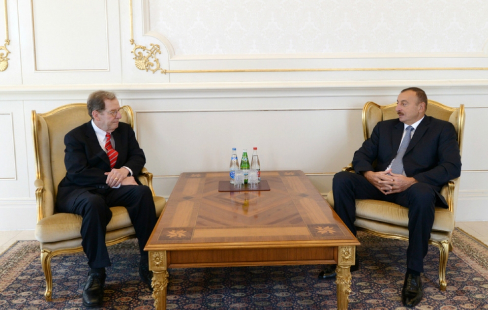 Le président M. Ilham Aliyev a reçu les lettres de créance du nouvel ambassadeur des Etats-Unis en Azerbaïdjan