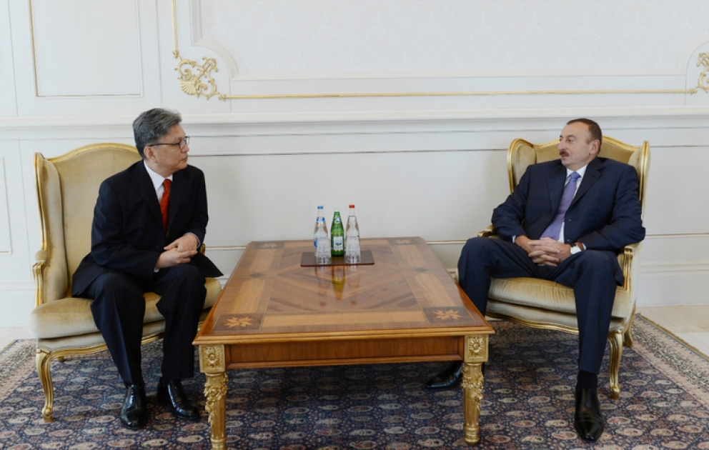 Le président M. Ilham Aliyev a reçu les lettres de créance du nouvel ambassadeur coréen Choi Suk- In