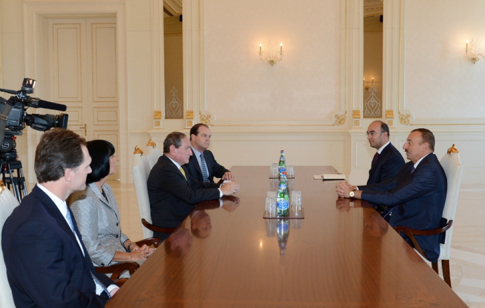 Le président azerbaïdjanais M. Ilham Aliyev a reçu la délégation conduite par le fondateur et directeur exécutif du Centre d’Intelligence globale des Etats-Unis