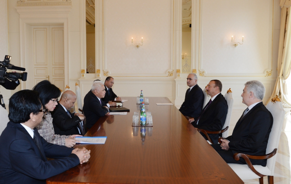 Le président azerbaïdjanais M. Ilham Aliyev a reçu la délégation dirigée par M. Hatta Rajasa, ministre indonésienne des affaires économiques