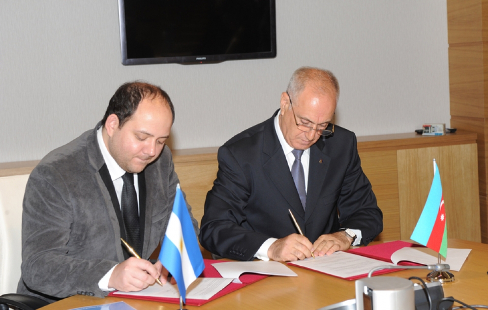 Un Accord de coopération a été signé entre l’AzerTAc et l’agence de presse argentine TELAM