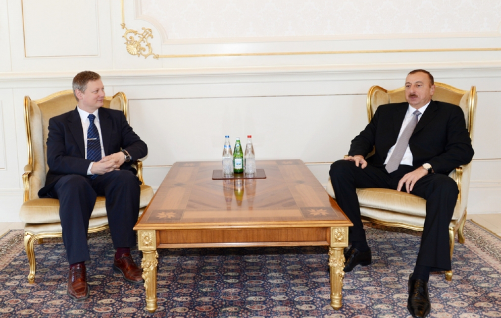 Le président M. Ilham Aliyev a reçu les lettres de créance du nouvel ambassadeur en Azerbaïdjan de l’Estonie