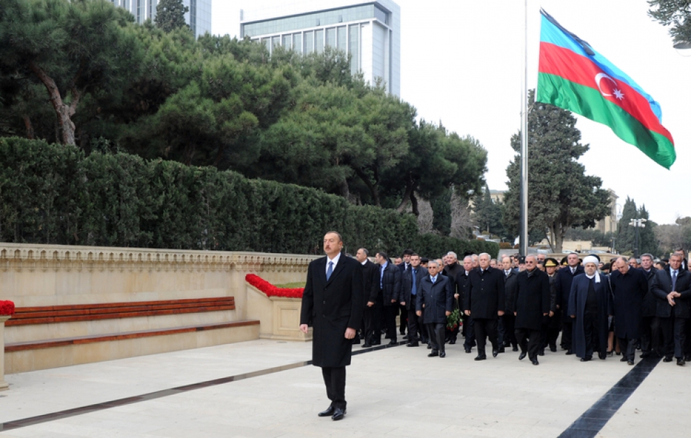 La visite de la Nation à l’Allée des Patriotes à l’occasion du 23e anniversaire de la tragédie du « 20 Janvier sanglant »Le Président azerbaïdjanais M. Ilham Aliyev a honoré la mémoire des Patriotes