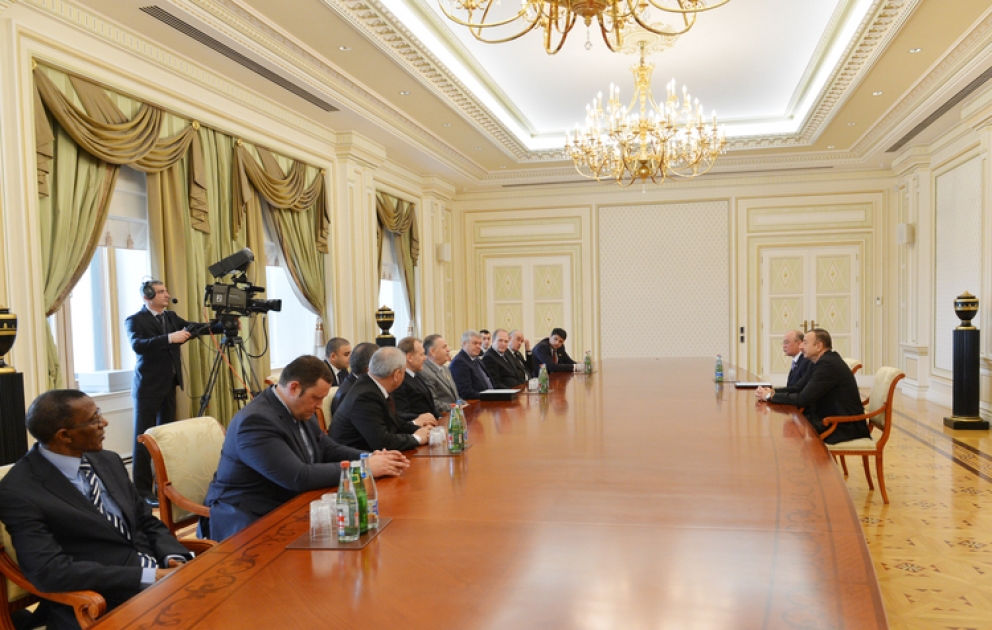 Le président azerbaïdjanais Ilham Aliyev a reçu les participants de la conférence internationale