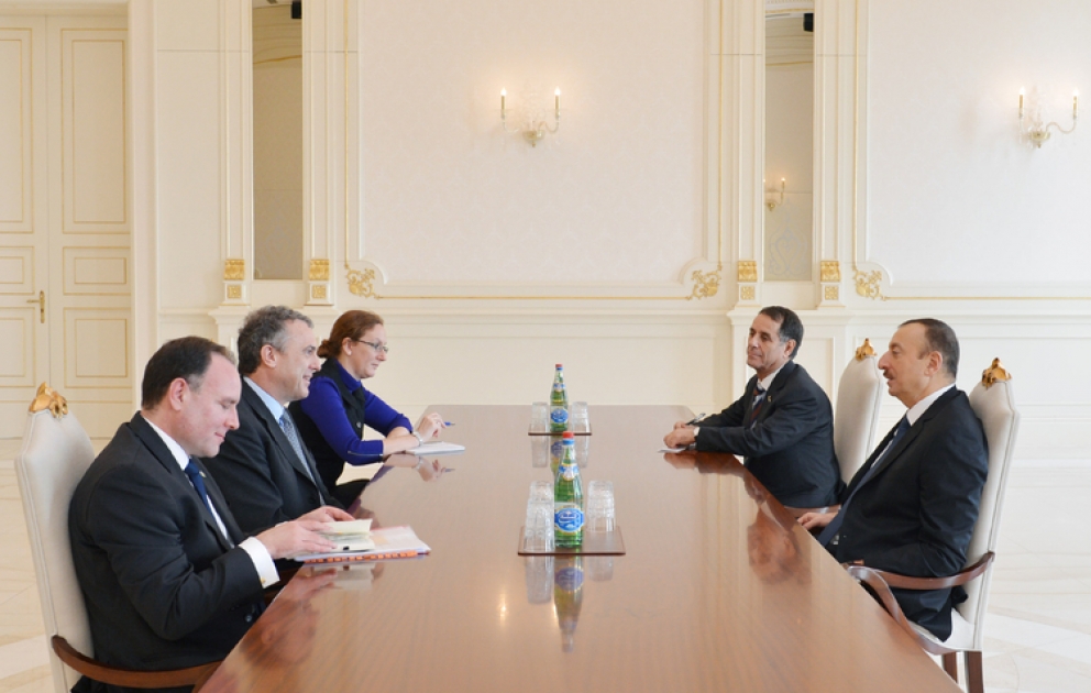 Le président azerbaïdjanais Ilham Aliyev a reçu la délégation conduite par Simon Fraser, sous-secrétaire d'Etat permanent et chef du service diplomatique au sein du ministère britannique des Affaires étrangères