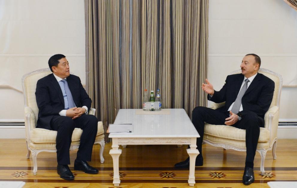 Le président Ilham Aliyev a reçu le vice-président de la Banque asiatique de développement