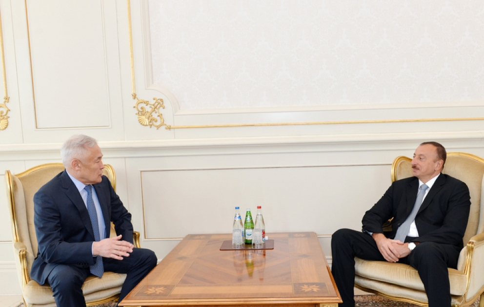 Le président Ilham Aliyev a reçu les lettres de créance du nouvel ambassadeur du Kazakhstan en Azerbaïdjan