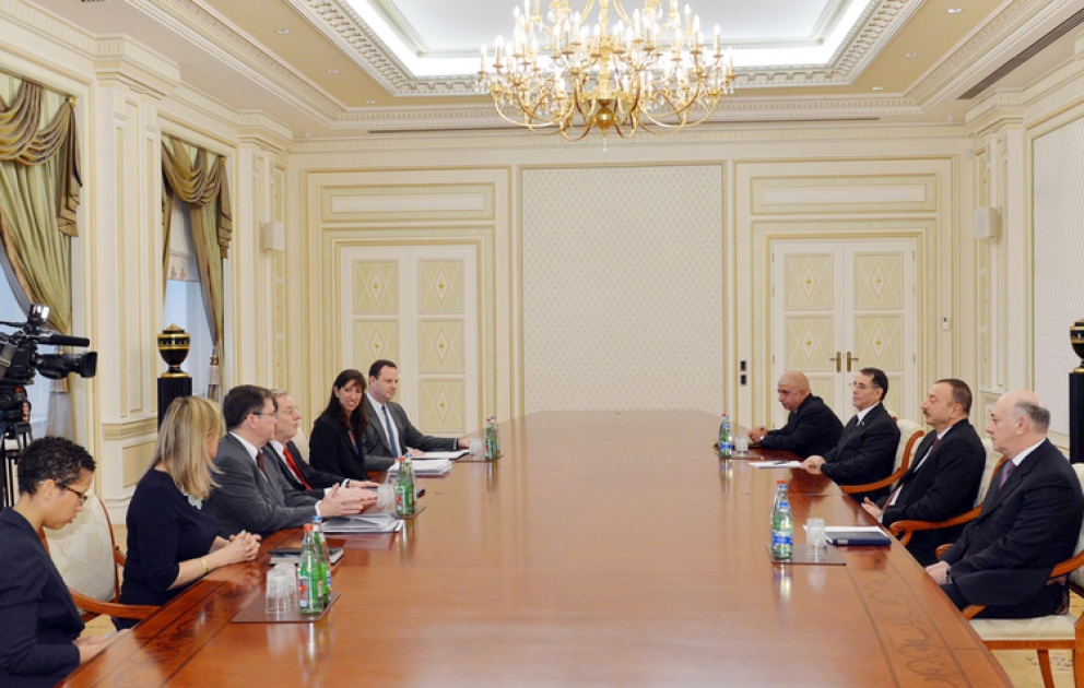 Le président azerbaïdjanais Ilham Aliyev a reçu le responsable du Bureau pour la démocratie, les droits de l’homme et le travail au département d’Etat américain et l’administratrice adjointe pour l’Europe et l’Eurasie à l’USAID VIDEO
