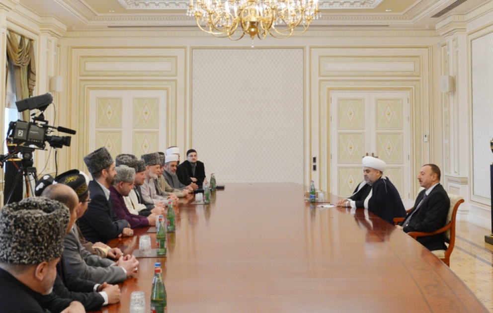 Le président azerbaïdjanais Ilham Aliyev a reçu les participants de la conférence sur “Les musulmans de la CEI pour la paix et le développement stable” VIDEO