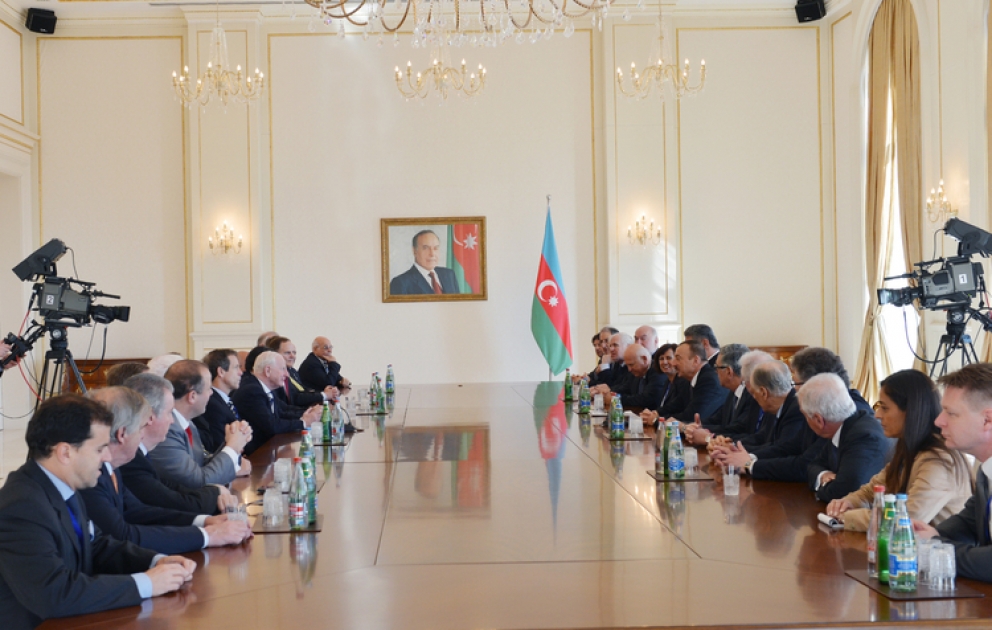 Le président azerbaïdjanais Ilham Aliyev a reçu les membres des Comités de coordination des Jeux Européens qui se tiendront en 2015 à Bakou VIDEO