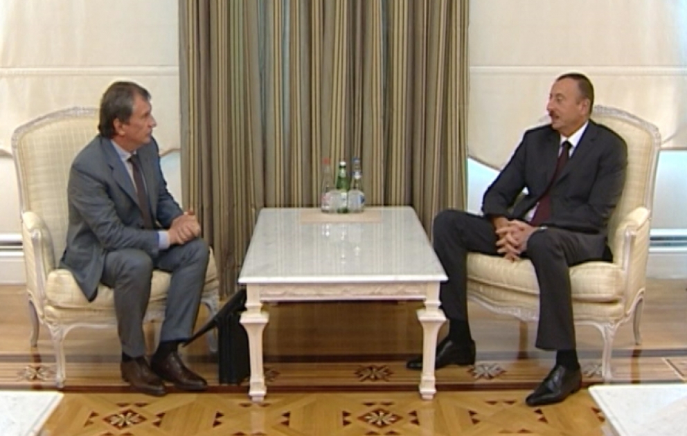 Azərbaycan Prezidenti İlham Əliyev Rusiyanın “Rosneft” şirkətinin prezidentini qəbul etmişdir VİDEO