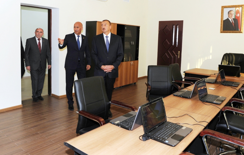 Siyəzən Rayon İcra Hakimiyyətinin yeni inzibati binasının açılışı olmuşdur VİDEO