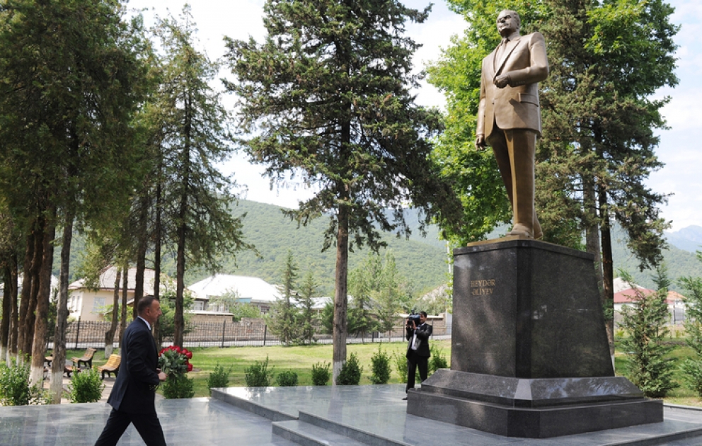 President Ilham Aliyev arrives in Oghuz District VİDEO
