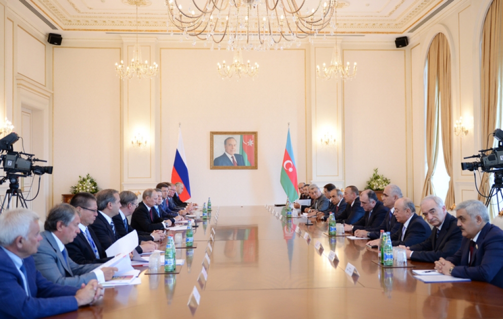 Azerbaijani and Russian presidents have expanded meeting VİDEO