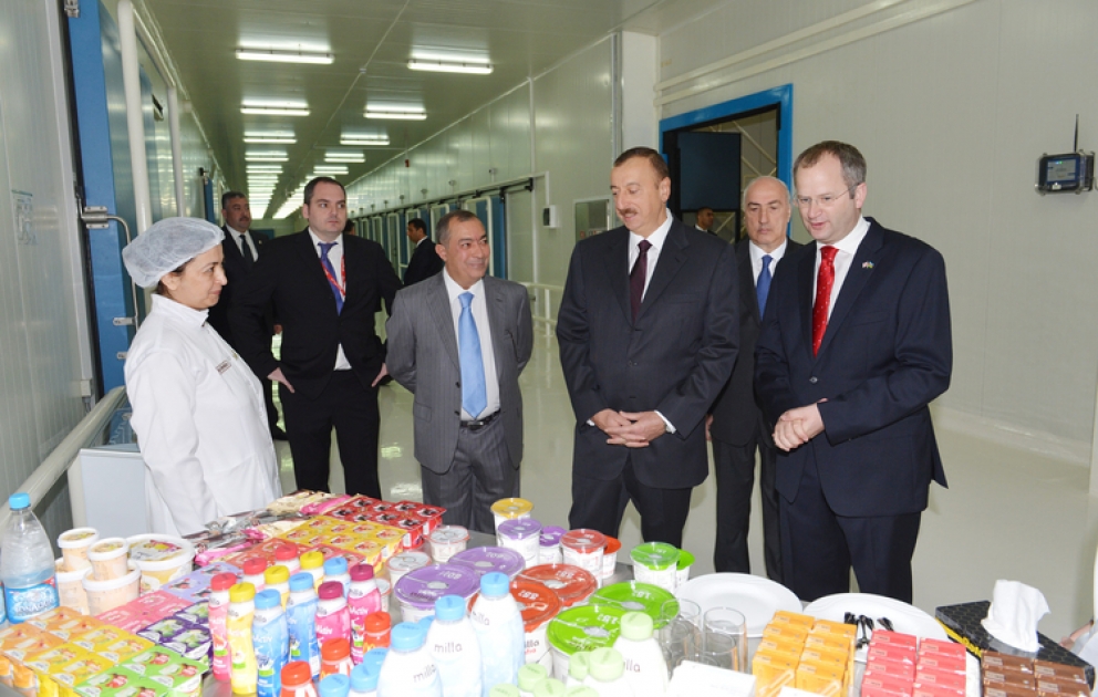 Le président Ilham Aliyev a participé à la cérémonie d’ouverture des usines de la SARL “AzFO CO LTD” au bourg Heukmali VIDEO