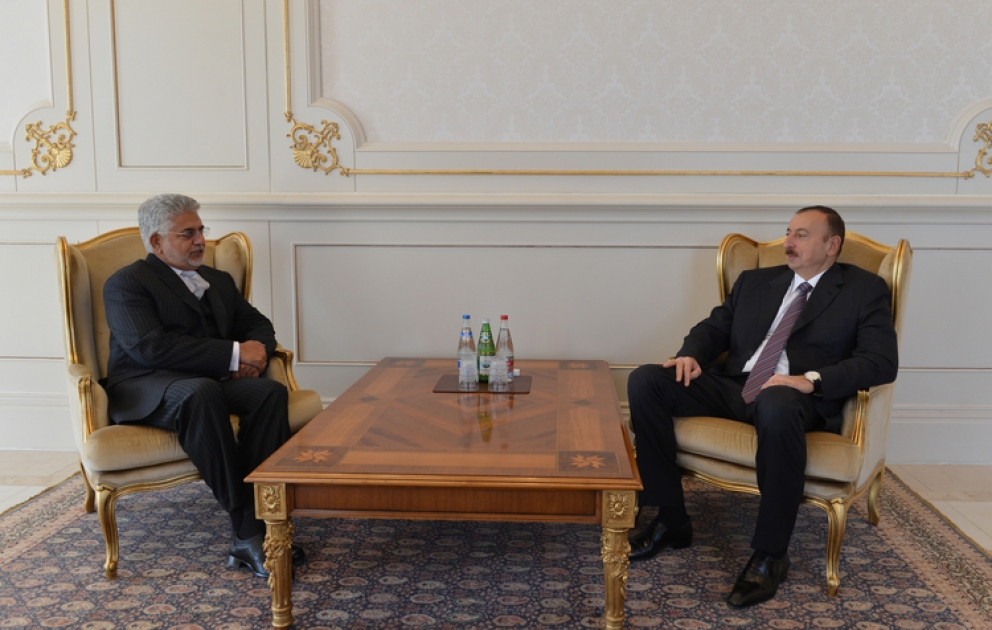 Le président Ilham Aliyev a reçu les lettres de créance du nouvel ambassadeur extraordinaire et plénipotentiaire du Pakistan en Azerbaïdjan VIDEO