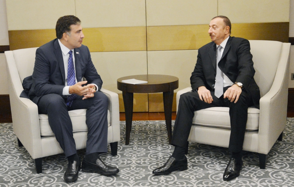 Le président azerbaïdjanais Ilham Aliyev rencontre son homologue géorgien Saakachvili VIDEO