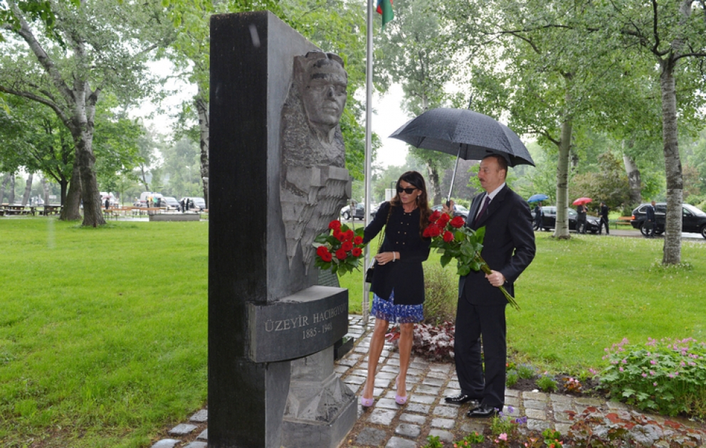 Le président azerbaïdjanais Ilham Aliyev a visité le monument d’Uzeyir Hadjibeyli à Vienne VIDEO