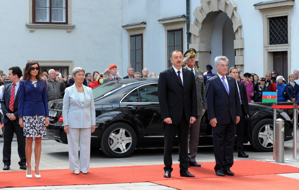 La cérémonie d’accueil officiel du président azerbaïdjanais Ilham Aliyev a eu lieu à Vienne VIDEO
