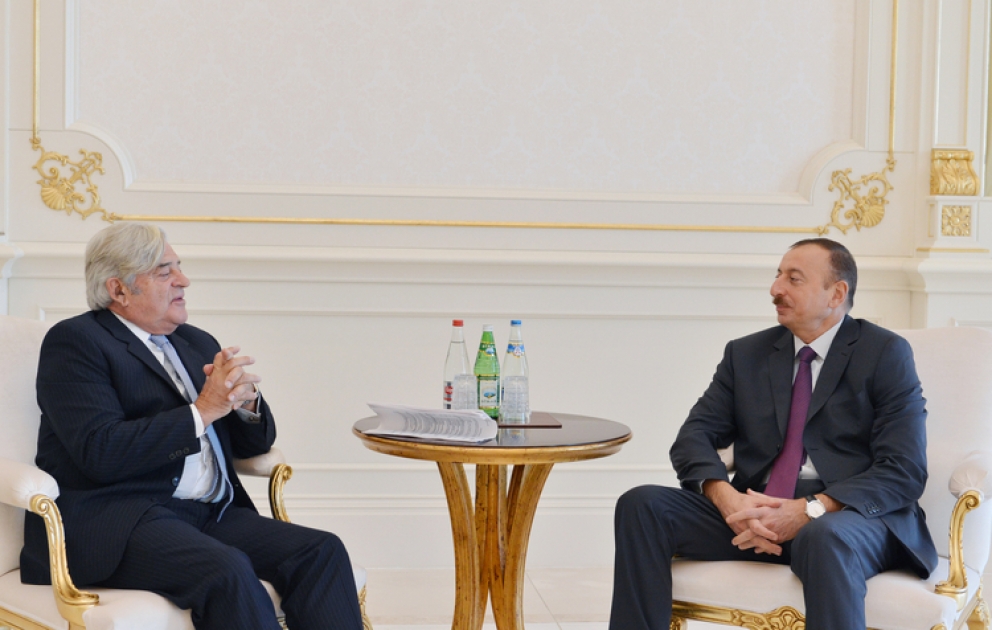 Le président azerbaïdjanais Ilham Aliyev a reçu l’ancien président uruguayen VIDEO