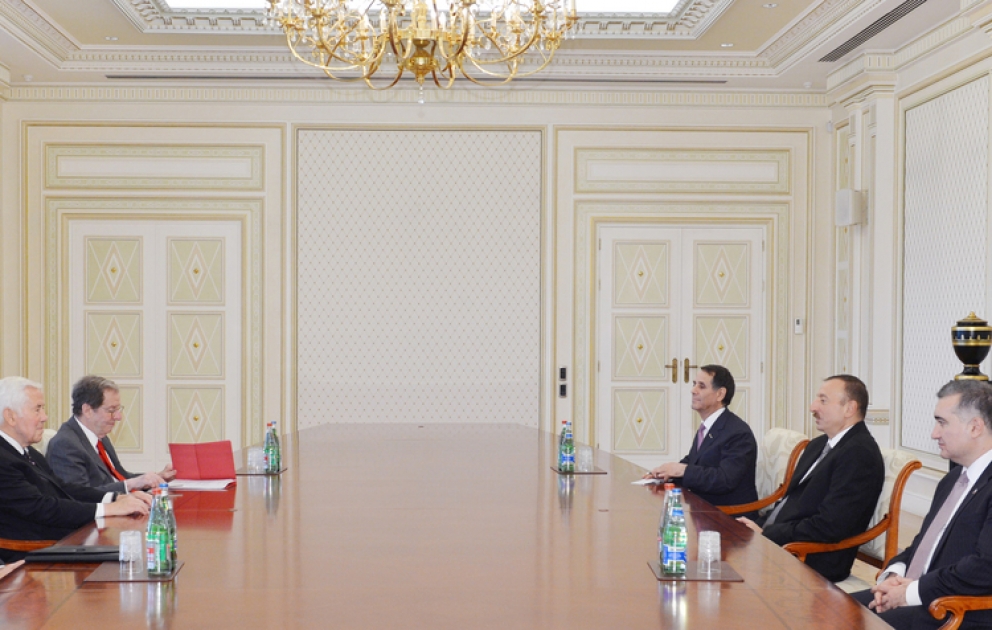 Le président azerbaïdjanais Ilham Aliyev a reçu le sénateur américain Richard Lugar VIDEO