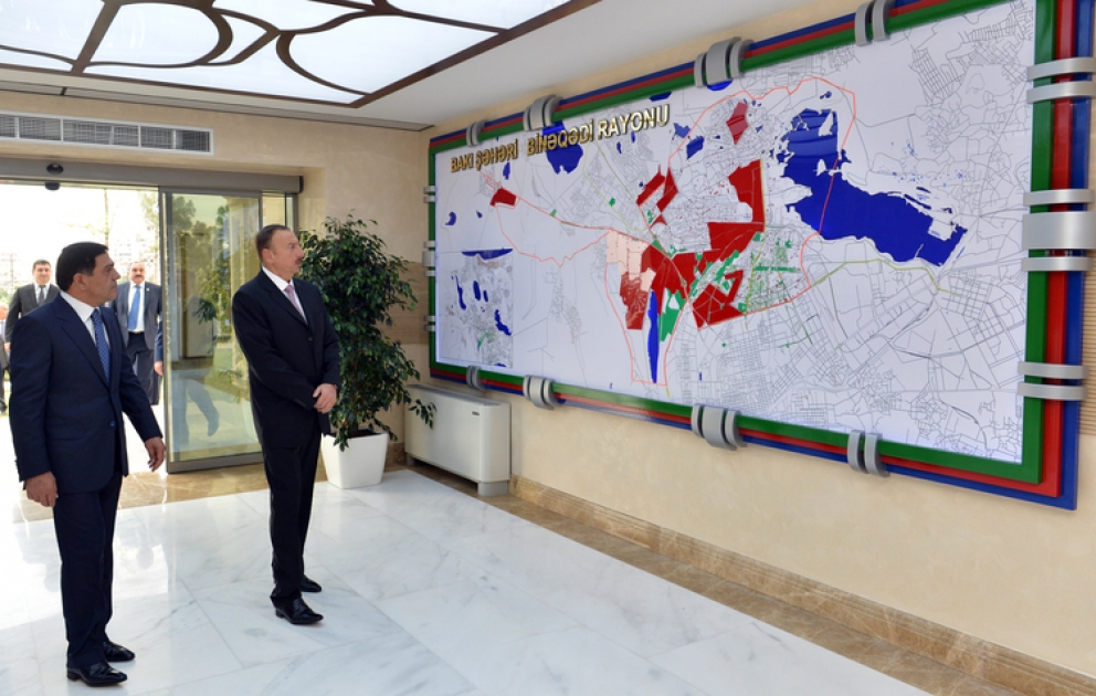 Le président Ilham Aliyev a participé à l’inauguration du bâtiment administratif du Pouvoir exécutif de l’arrondissement Binagadi VİDEO