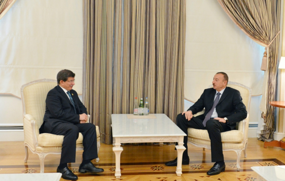 Le président azerbaïdjanais Ilham Aliyev a reçu aujourd’hui le ministre turc des Affaires étrangères VİDEO