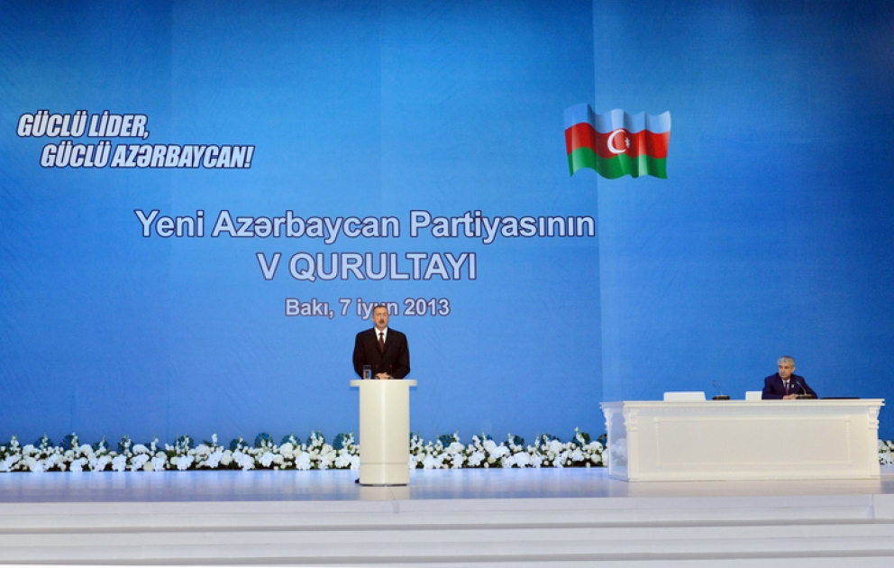 Le Ve congrès du Parti du Nouvel Azerbaïdjan a posé la candidature du chef de l’Etat azerbaïdjanais Ilham Aliyev, président du parti, pour les élections présidentielles qui auront lieu en octobre 2013 VİDEO