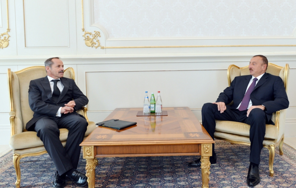 Le président Ilham Aliyev a reçu les lettres de créance du nouvel ambassadeur suisse en Azerbaïdjan VİDEO