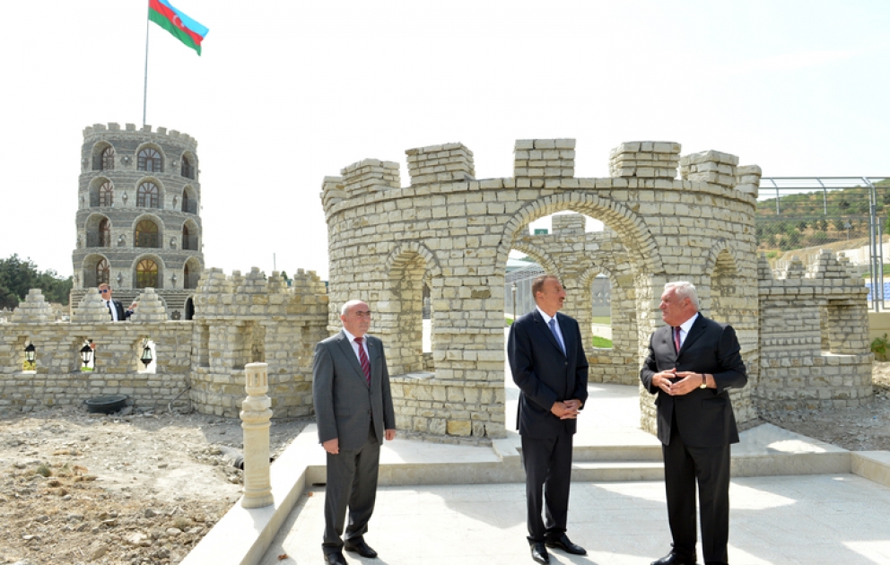 Le président Ilham Aliyev a visité la Place de Drapeau à Chabran VİDEO