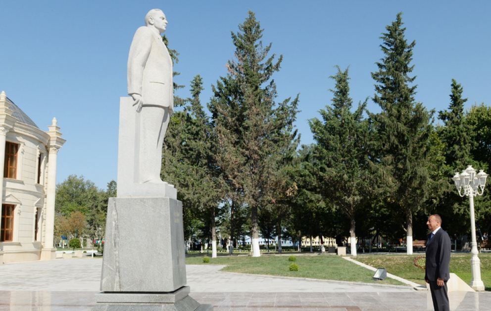 Le président azerbaïdjanais Ilham Aliyev en visite à la région de Kurdamir VİDEO