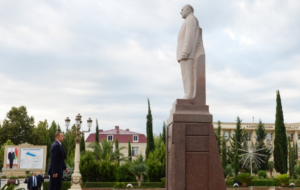 President Ilham Aliyev arrives in Yevlakh District VİDEO