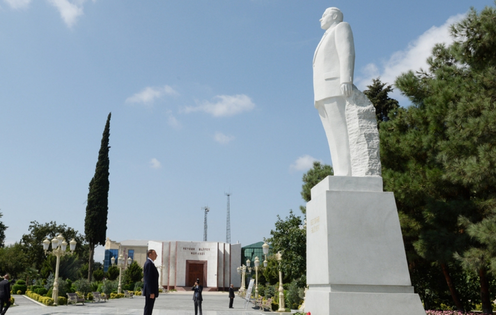 Aserbaidschans Präsident Ilham Aliyev zu einem Besuch im Rayon Dschalilabad eingetroffen VİDEO