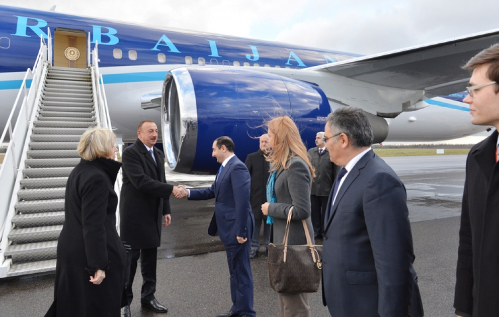 Aserbaidschans Präsident Ilham Aliyev zu einem Arbeitsbesuch in Litauen eingetroffen VİDEO