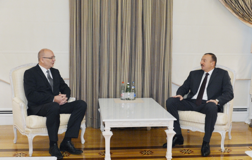 Azerbaijani President receives outgoing Czech Ambassador VIDEO