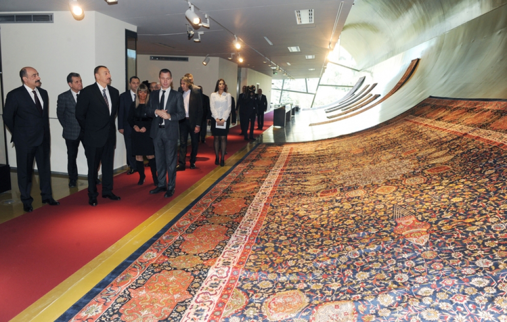 President Ilham Aliyev inspects arrangement of exhibitions at new building of Carpet Museum VİDEO