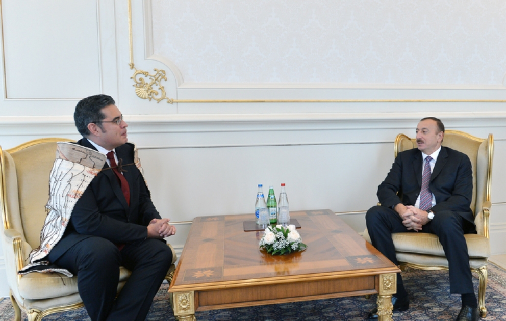 President Ilham Aliyev receives credentials of incoming Ambassador of New Zealand VİDEO