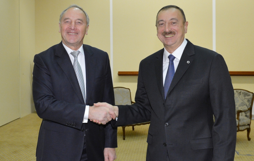 Azerbaijani President meets Latvian counterpart VİDEO