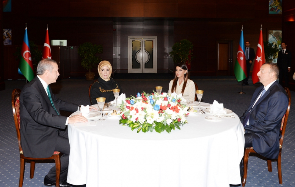 Azerbaijani President and Turkish Premier have joint dinner VİDEO