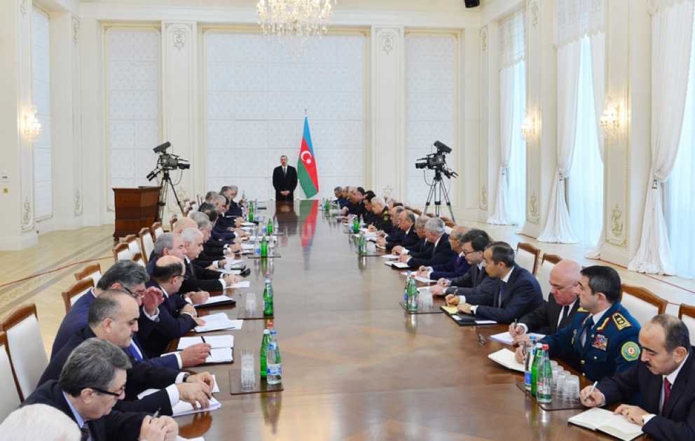 President Ilham Aliyev chairs Cabinet meeting on results of socio-economic development in 9 months of 2013 and outstanding tasks VİDEO