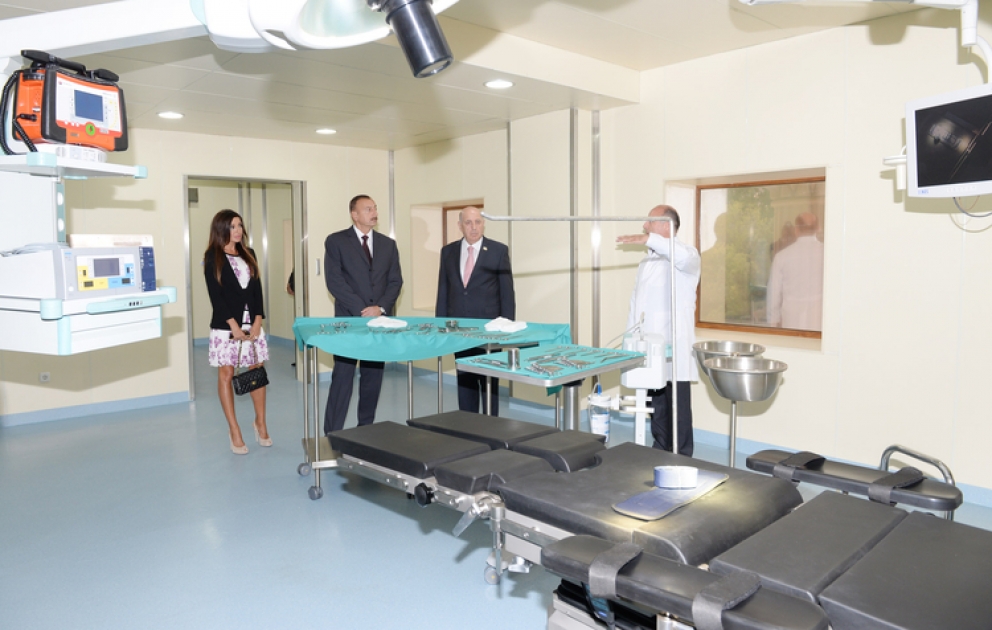 Le président Ilham Aliyev a participé à l’inauguration de la clinique de chirurgie de l’Université de médecine d’Azerbaïdjan VİDEO