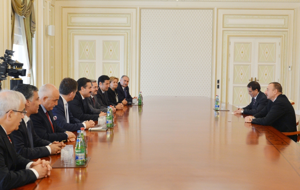 Le président azerbaïdjanais Ilham Aliyev a reçu la délégation de la Grande assemblée nationale de Turquie participant en tant qu’observateur aux élections présidentielles VİDEO