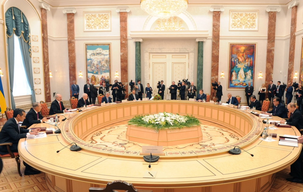 Le président azerbaïdjanais Ilham Aliyev participe à la réunion des chefs d’Etat de la CEI VİDEO