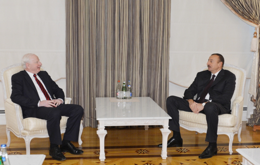 Le président Ilham Aliyev a reçu le président du Comité olympique européen et le membre du comité exécutif du Comité olympique européen VİDEO