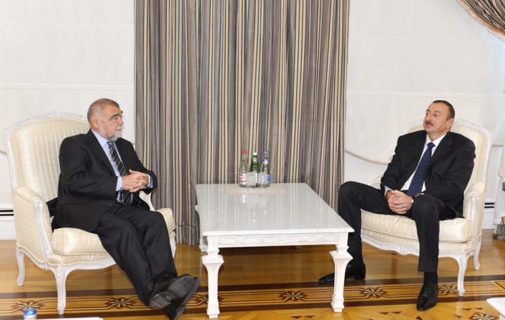 Le président azerbaïdjanais Ilham Aliyev a reçu l’ancien président croate Stipe Mesic VİDEO