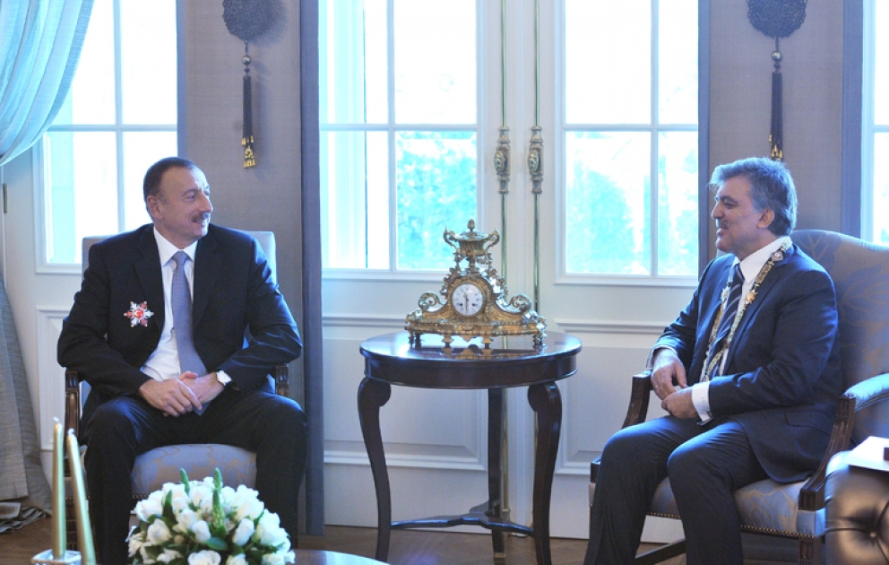 Entretien du président azerbaïdjanais Ilham Aliyev et de son homologue turc Abdullah Gül VİDEO