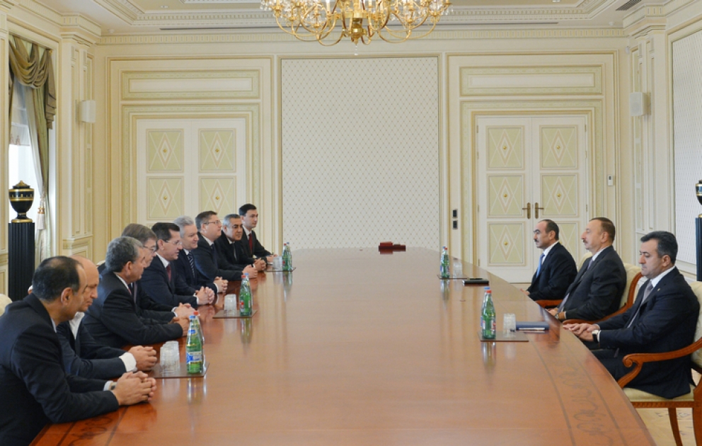 Le président azerbaïdjanais Ilham Aliyev a reçu la délégation dirigée par le gouverneur de la région d’Astrakhan de la Russie VİDEO