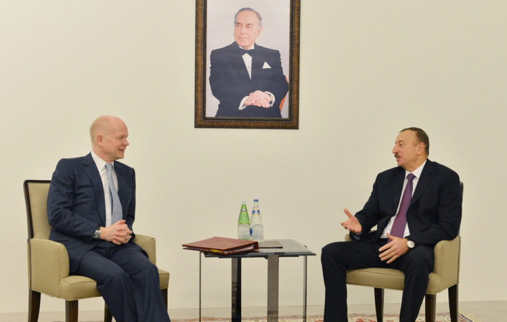 Le président de la République d’Azerbaïdjan Ilham Aliyev a reçu William Hague, ministre britannique des Affaires étrangères VIDEO