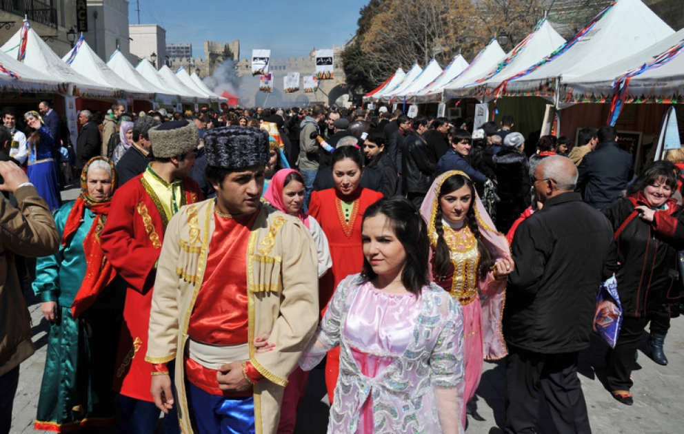 İçərişəhərdə I Beynəlxalq Novruz festivalının təntənəli açılış mərasimi olmuşdur VİDEO